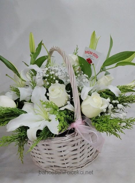 Sepette Beyaz �i�ek Aranjman
